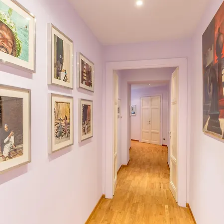 Cesi Large In Prati Apartment Rome