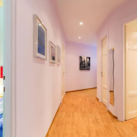 Cesi Large In Prati Apartment Rome